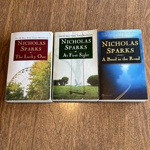 3 Nicholas Sparks romance novels